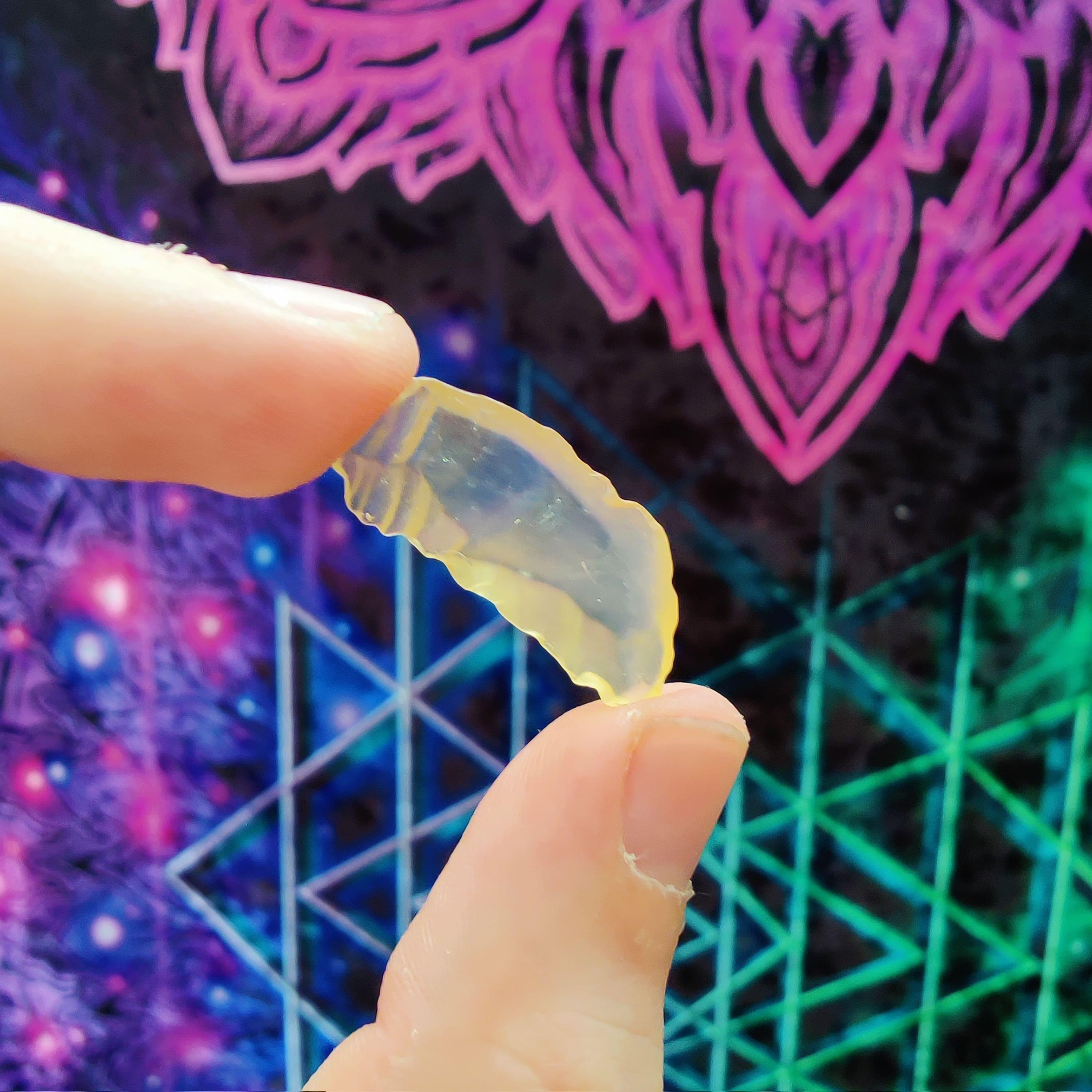 #117 Libyan Desert Glass ∞ 1.7g - PrimalAlchemy