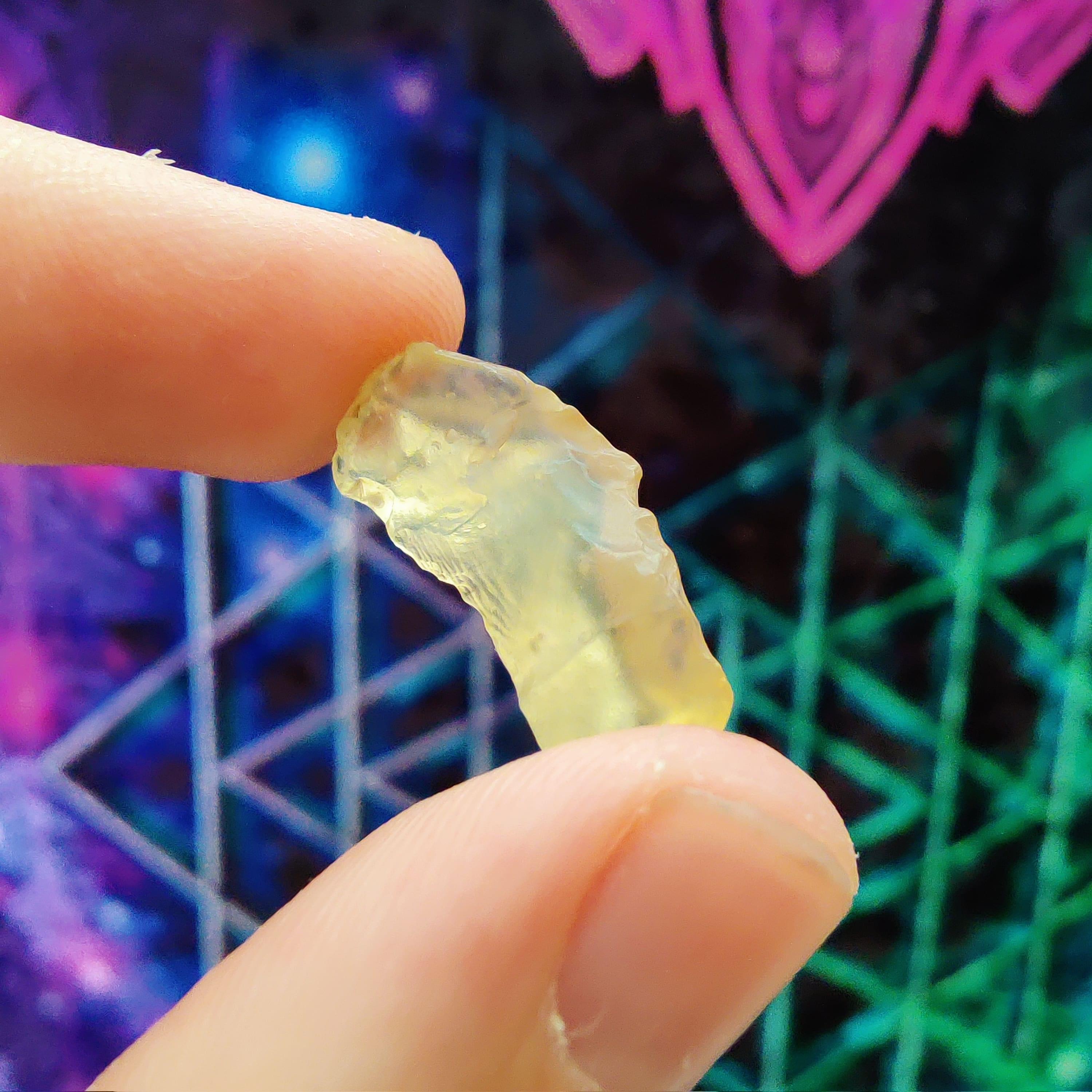 #124 Libyan Desert Glass ∞ 1.3g - PrimalAlchemy