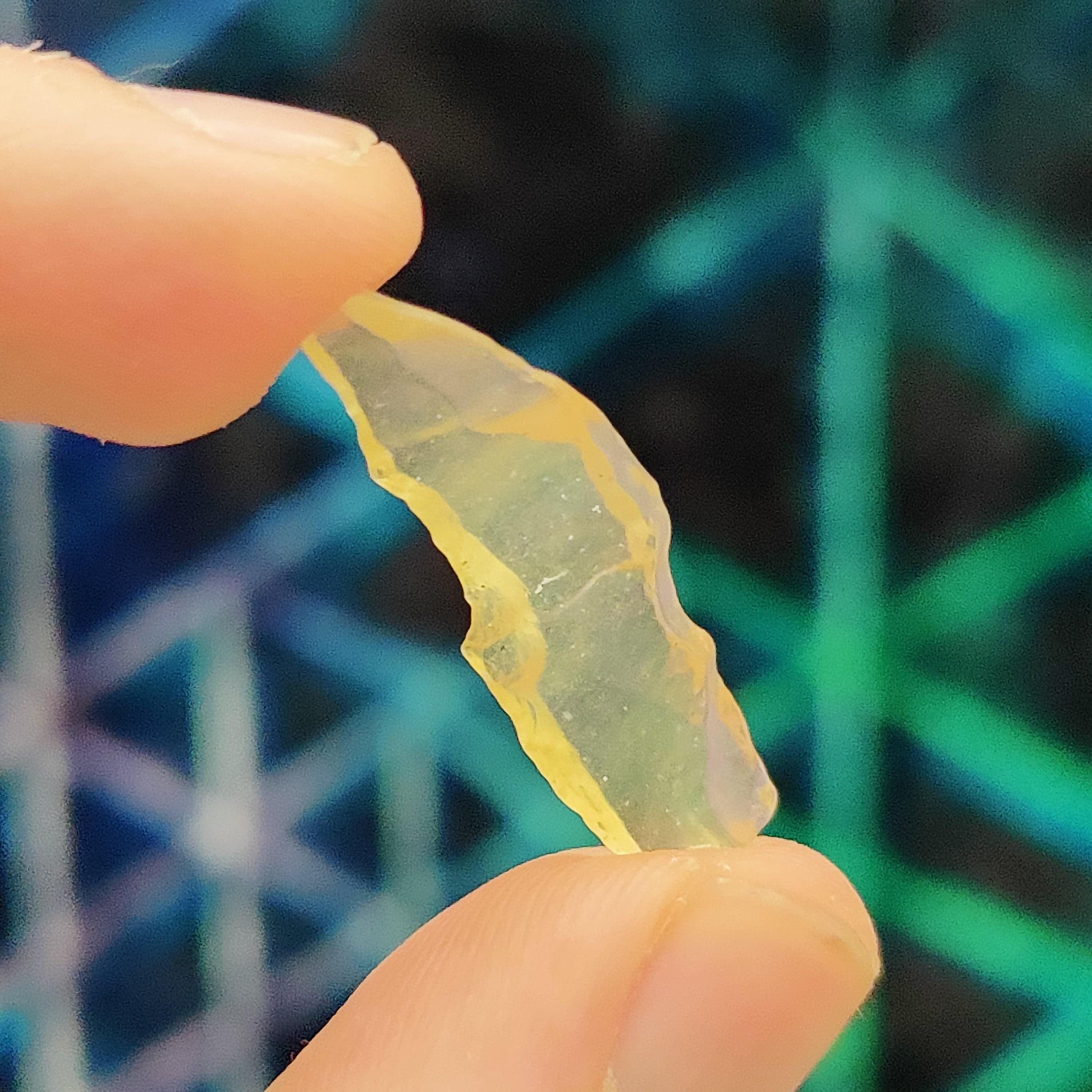 #127 Libyan Desert Glass ∞ 1.1g - PrimalAlchemy
